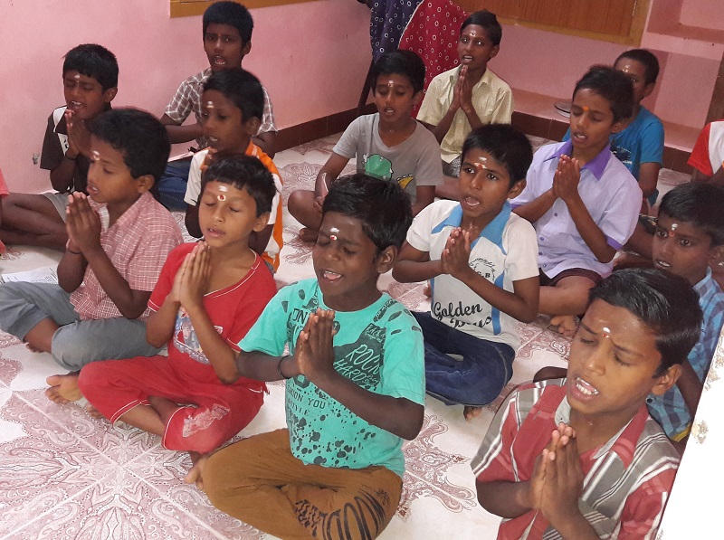 aktion_børnehjælp_støt_børn_indien_yoga_01